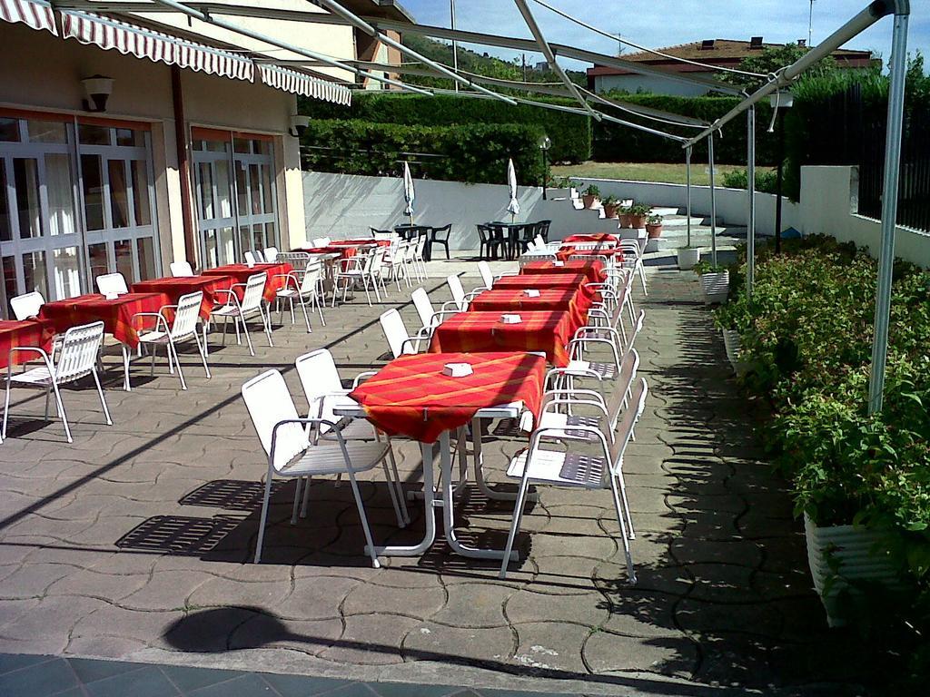 Hotel Svizzero Sangineto Buitenkant foto